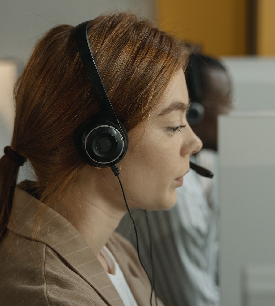 How To Provide Excellent Customer Service CALL STAR® CALL ANSWERING